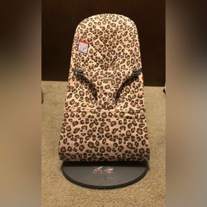 Babybjorn bouncer seat pink leopard print, like new